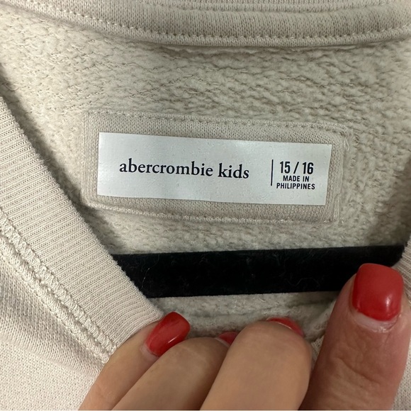 Abercrombie Kids Cream Graphic Crewneck Sweater - Picture 3 of 3